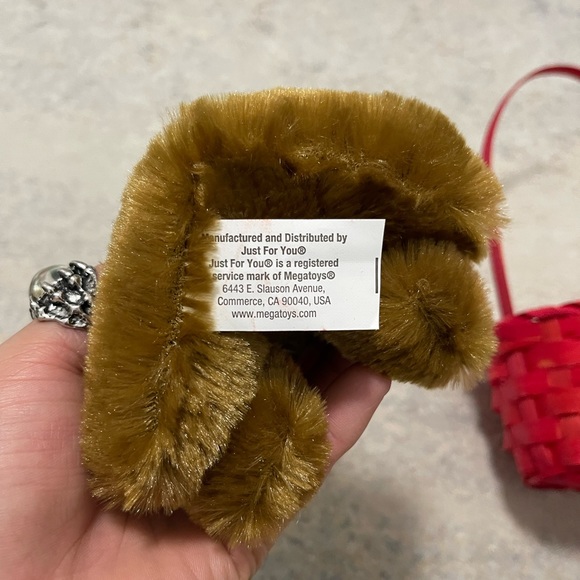 Like New Holiday Gift Super Cute Furry Bear In The Basket Brown & Red 6” X 5” - Picture 4 of 8